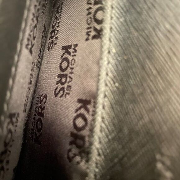 Michael Kors Black Jet Set zip around wallet - Picture 4 of 4